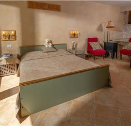 5 Bedroom Istrian Villa Estate with Large Pool and Gardens near Barban, Sleeps 12